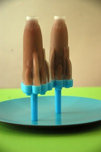 http://www.beyondwonderful.com/images/barbaras_blog/popsicles/desserts_mochapopsicles_200x300.jpg