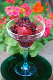 http://www.beyondwonderful.com/images/hungry_weekend/summer_berries_071608/desserts_veryberry_sorbet_180x270.jpg