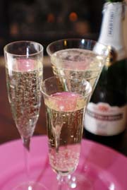 Beyond Wonderful Wine Expert, Michael DeLoach writes on, "Champagne and Sparkling Wine: Stuck in an Expensive Rut?" 