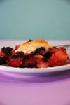 Cobbler fruit pan dessert recipe with apples and blackberries.